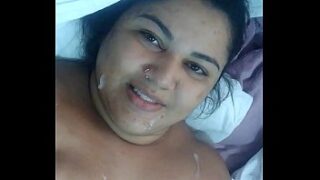 Gordinha do tinder pagando boquete guloso