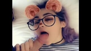 Novinha muito safadona do snapchat fodendo