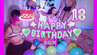 Safadona ganhou dois paus na orgia amadora